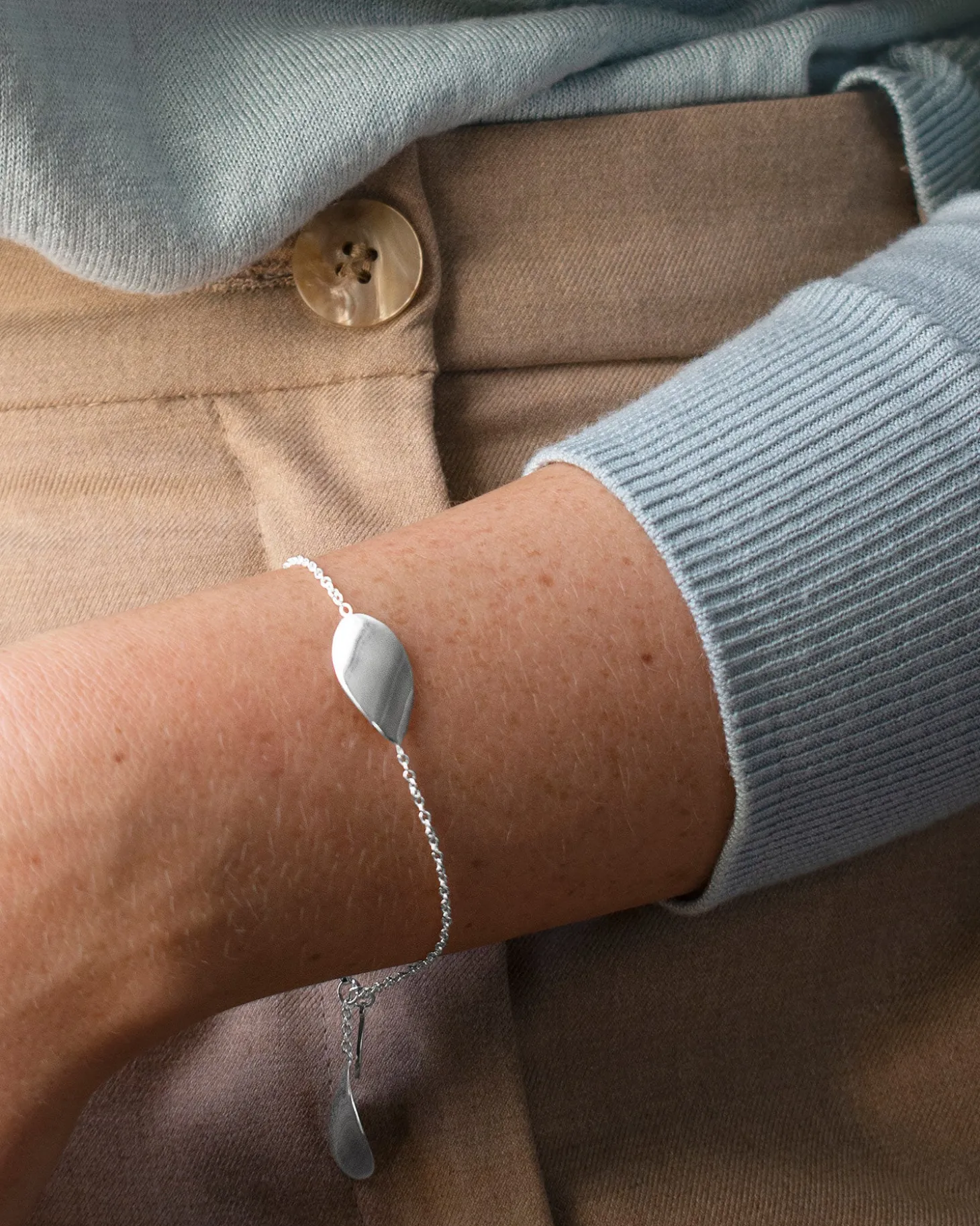aqua_bracelet_silver_1.webp Aqua bracelet silver