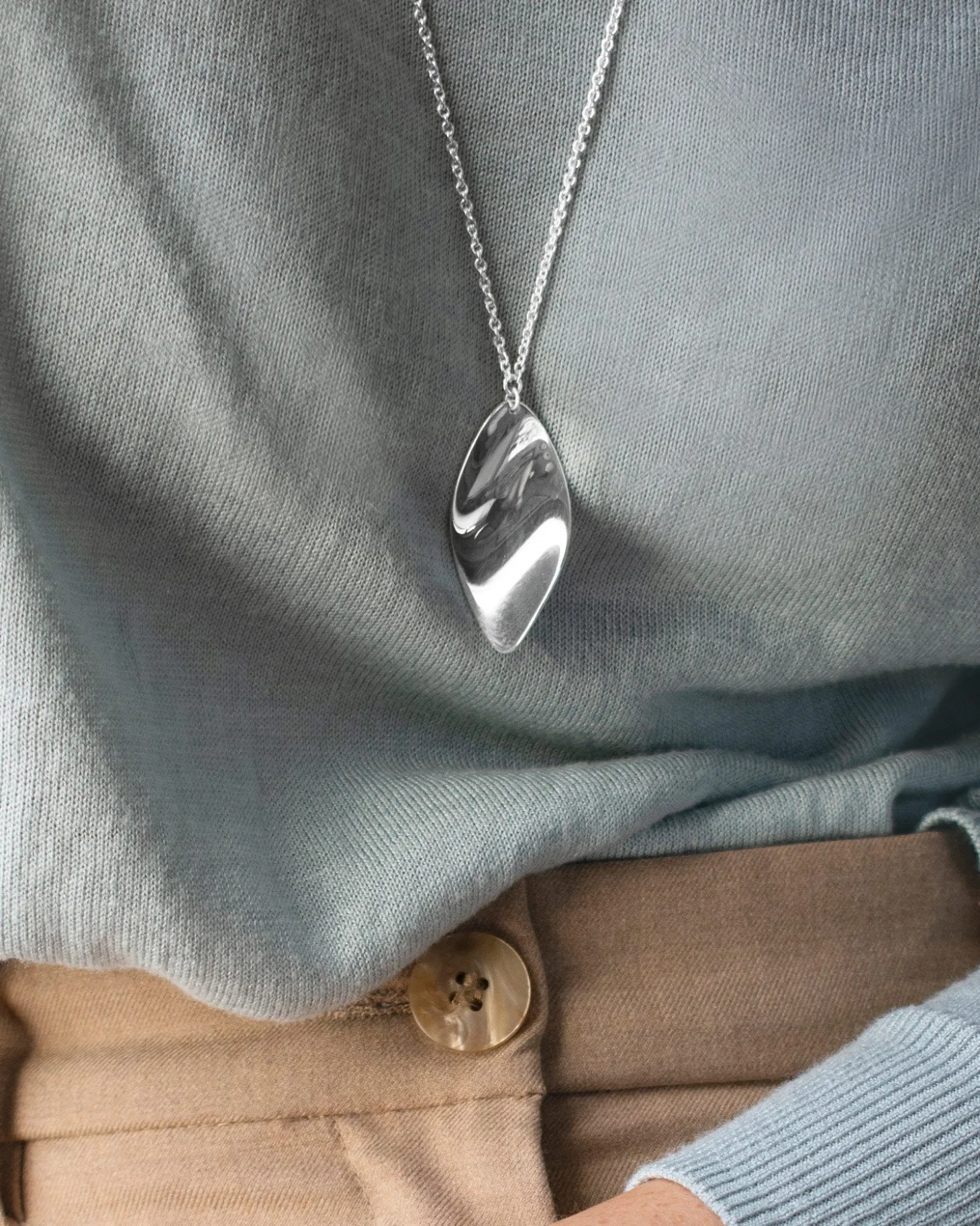 aqua_necklace_silver_3.webp Aqua necklace silver
