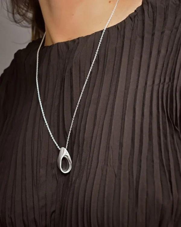 Aqua swirl necklace silver