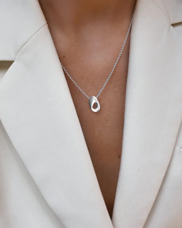 Aqua swirl small necklace silver
