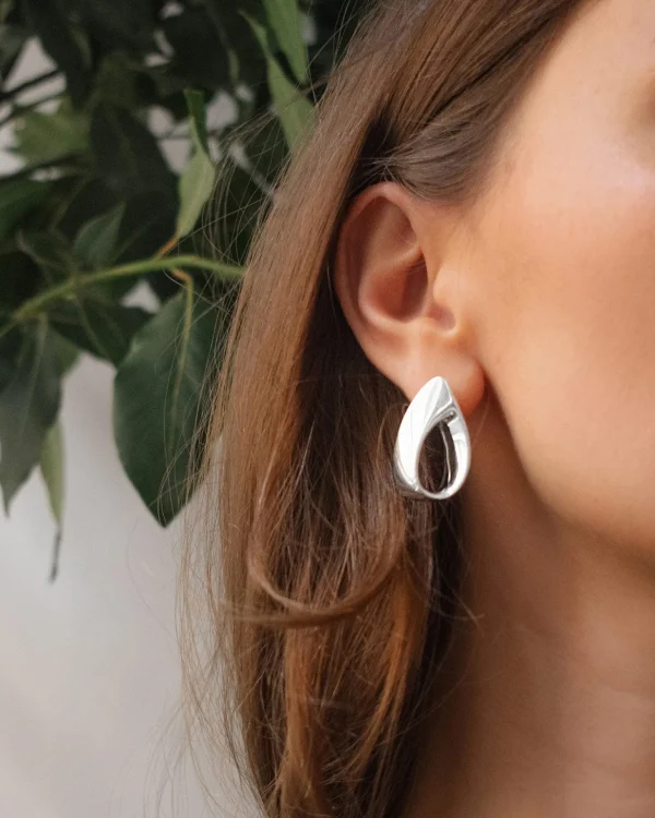 Aqua swirl studs silver