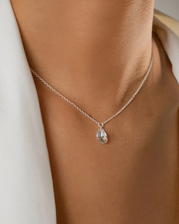 Botanica drop necklace silver