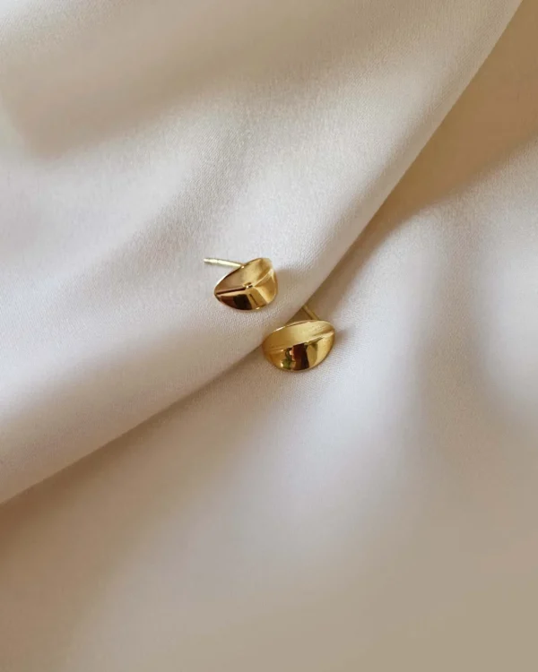 Botanica drop studs gold