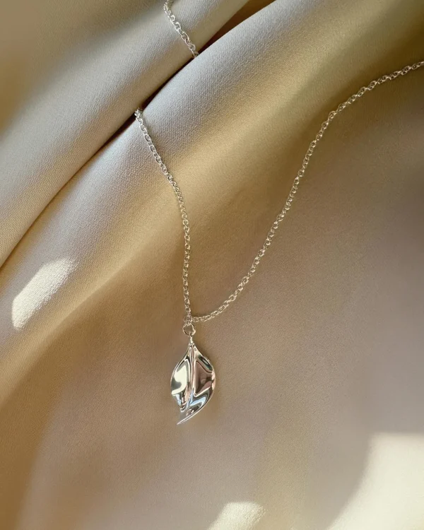 Botanica single necklace silver