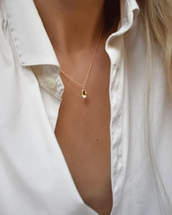 Gaias Grace drop necklace gold