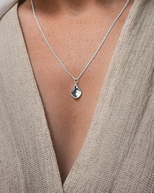 Gaias Grace single necklace silver