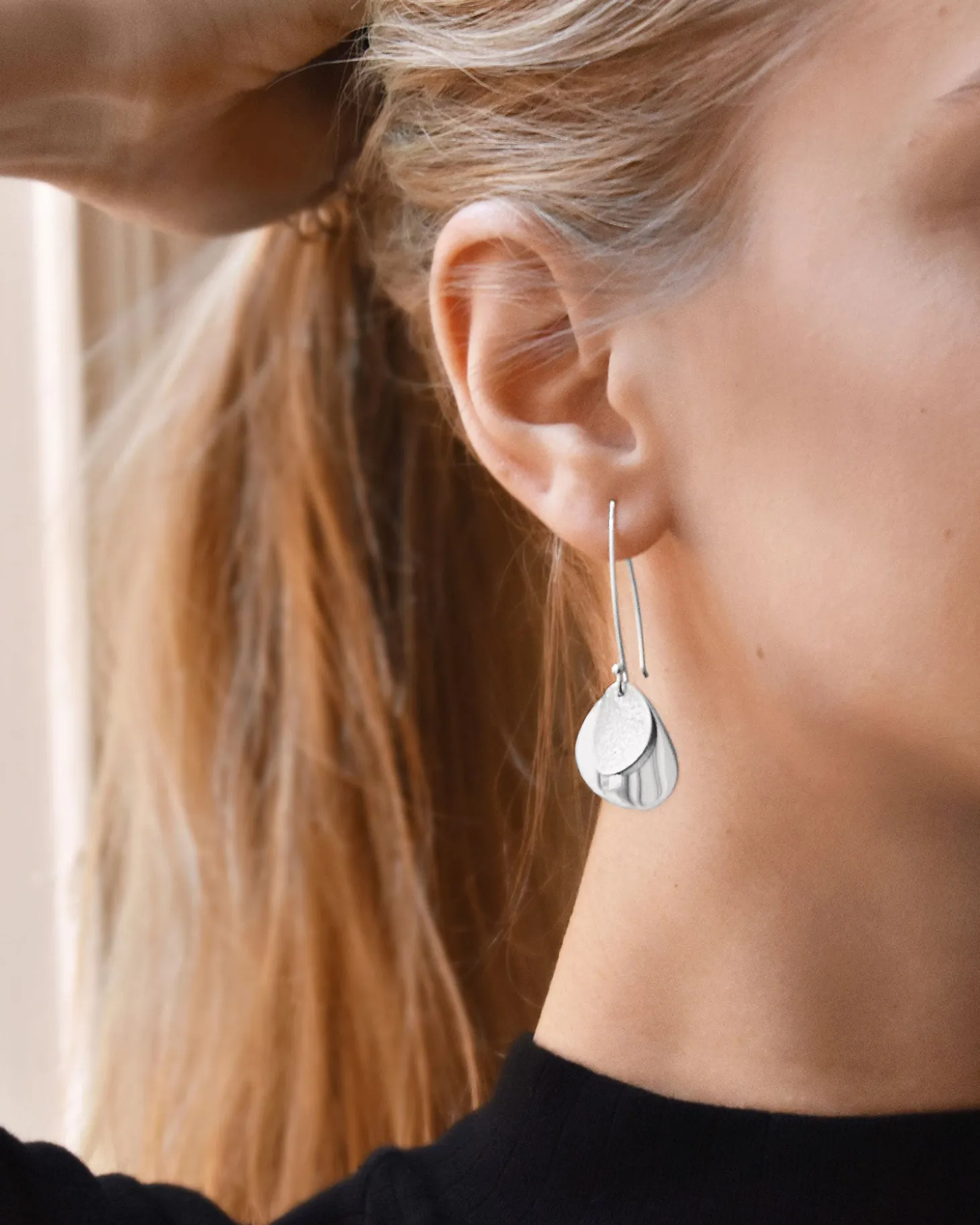 lakeside_small_earrings_s_1.webp Lakeside small earrings silver
