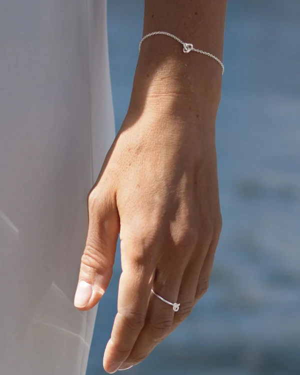 Le Knot drop bracelet silver