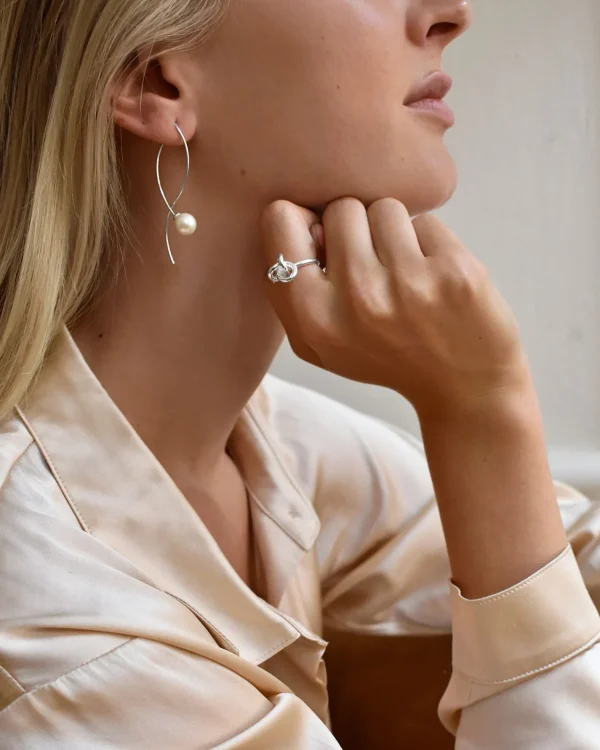 Le Pearl earrings silver