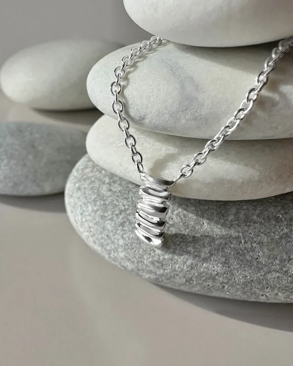 Les Roches drop necklace silver