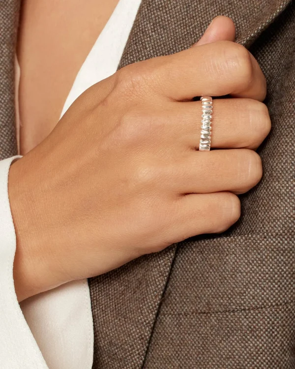 Les Roches drop ring silver