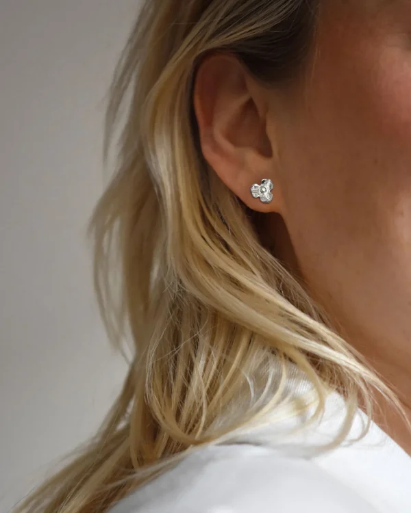 Lotus studs silver