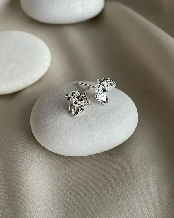 Lotus studs silver