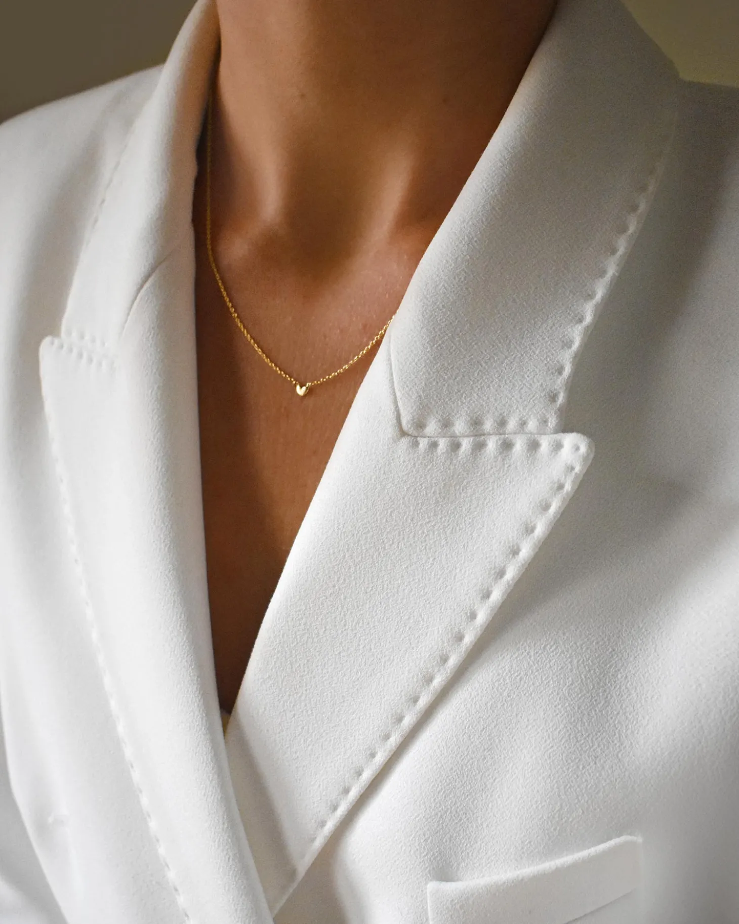loving_heart_drop_necklac_1-1.webp Loving Heart drop necklace gold