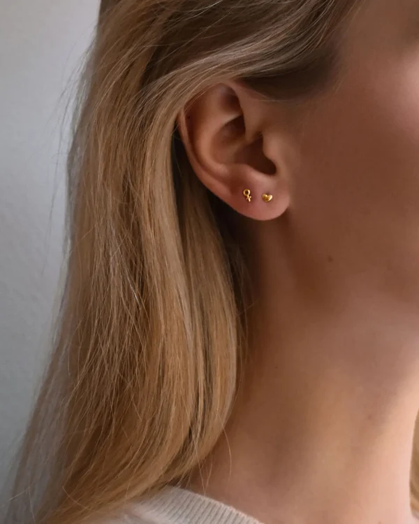 Loving Heart drop studs gold