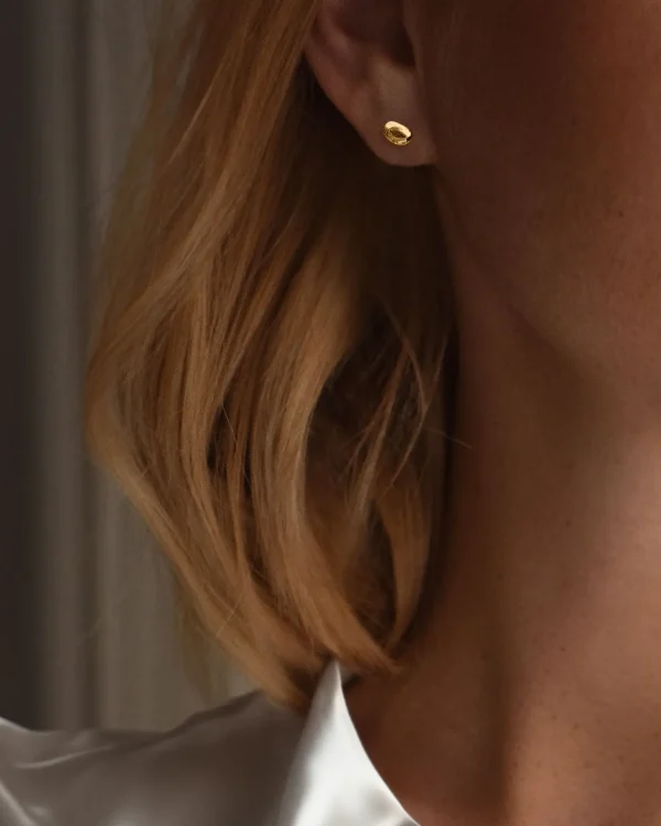 Morning Dew petite studs gold