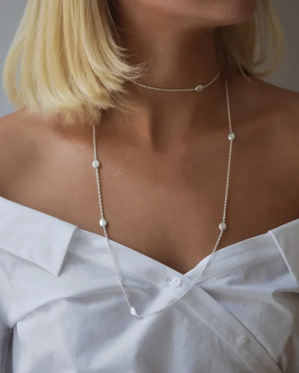 Pebbles necklace long silver