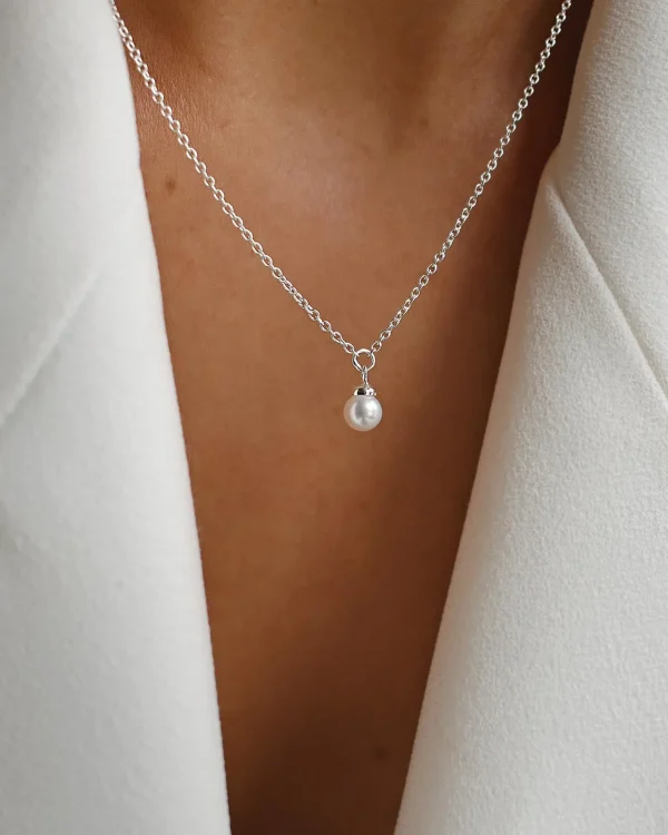 Petite Pearl single necklace silver