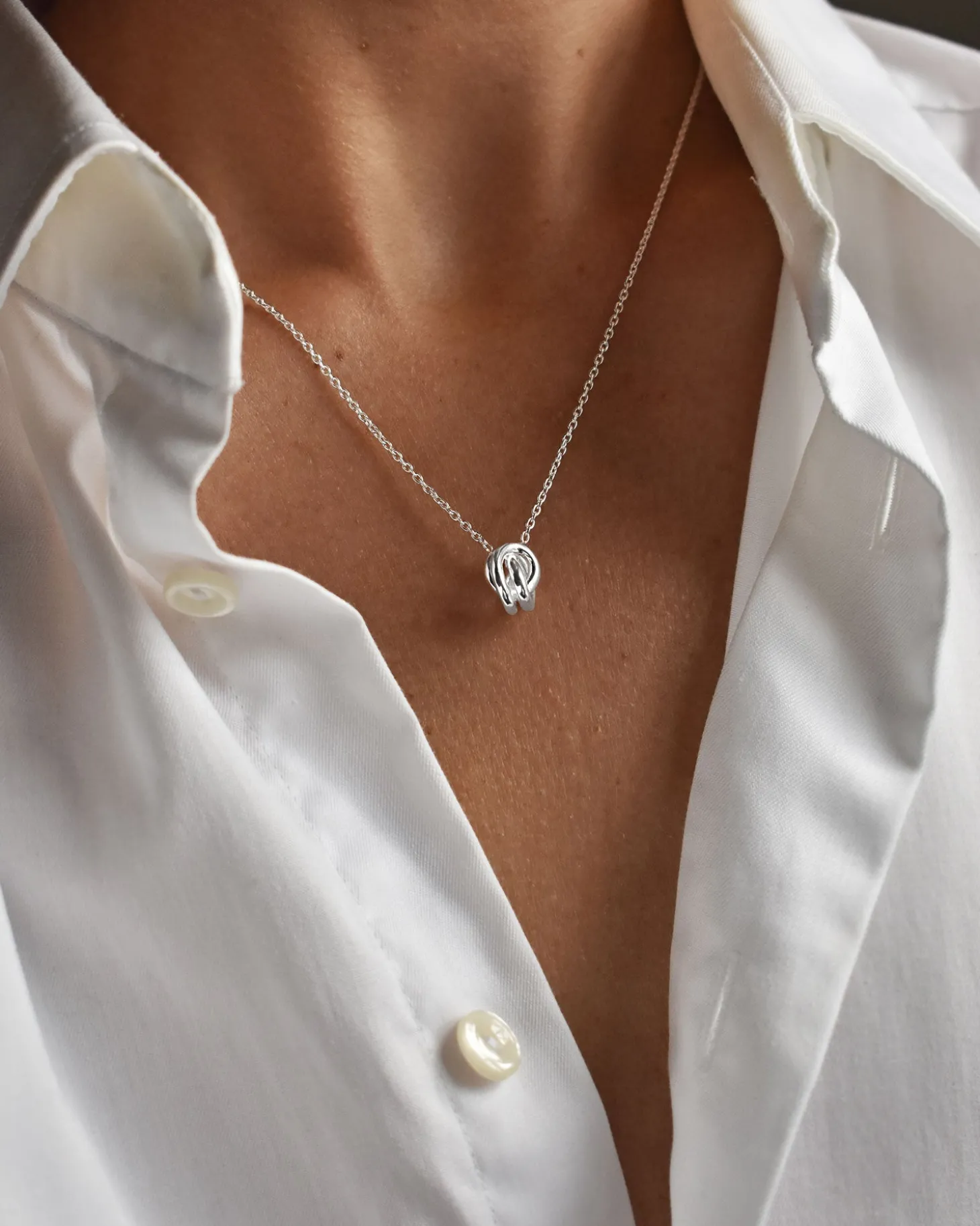 unity_necklace_silver_1.webp Unity necklace silver