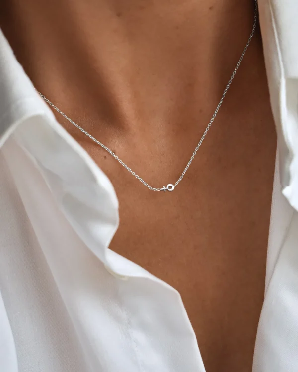 Women Unite drop necklace silver