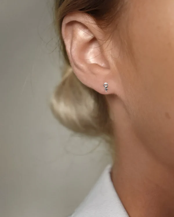 Women Unite drop studs silver