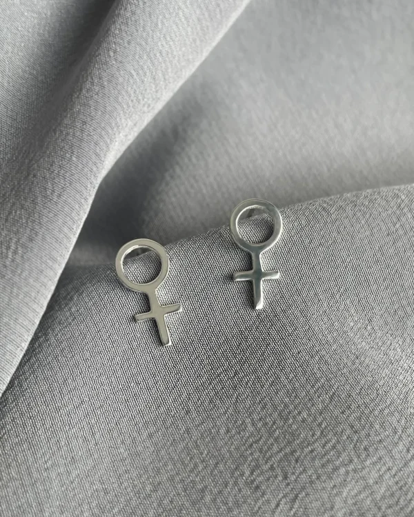 Women Unite small studs silver
